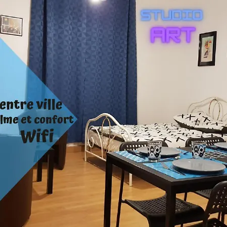 **studio Art - 30m2 - Centre Ville** Apartment *